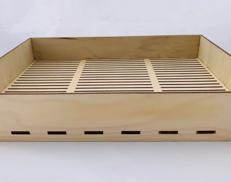 Mealworm Sifting Tray – Wooden Farming Tray for Live Mealworms